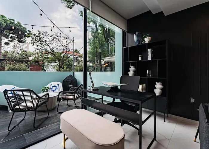 Stylish Polanco Duo Steps From Lincoln Park *